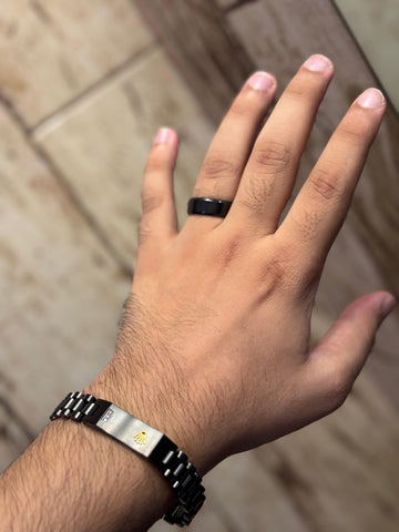 Premium quality stainless steel bracelet with a free ring (black edition)